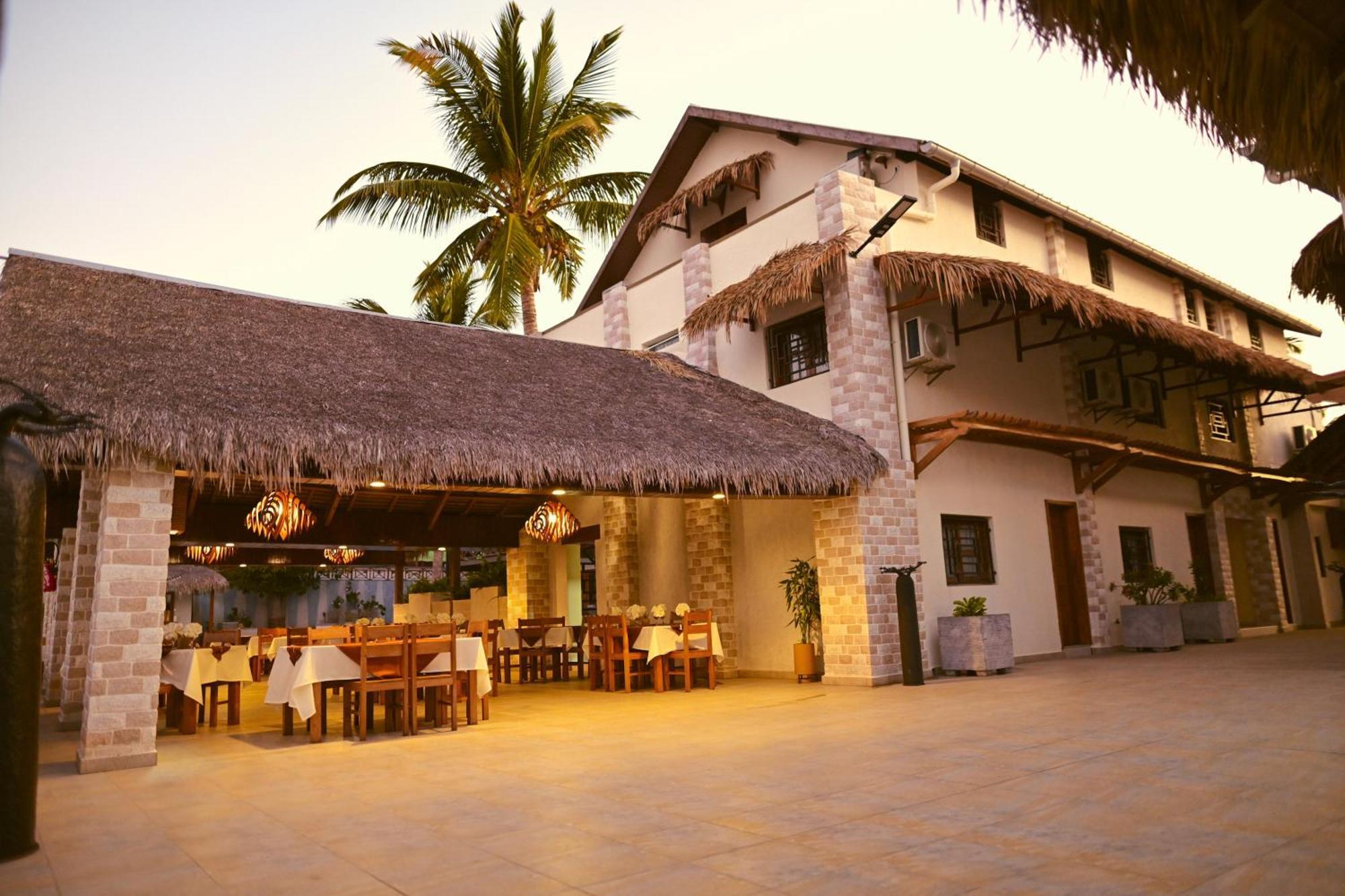 Hotel Baobab Cafe Morondava Exterior foto
